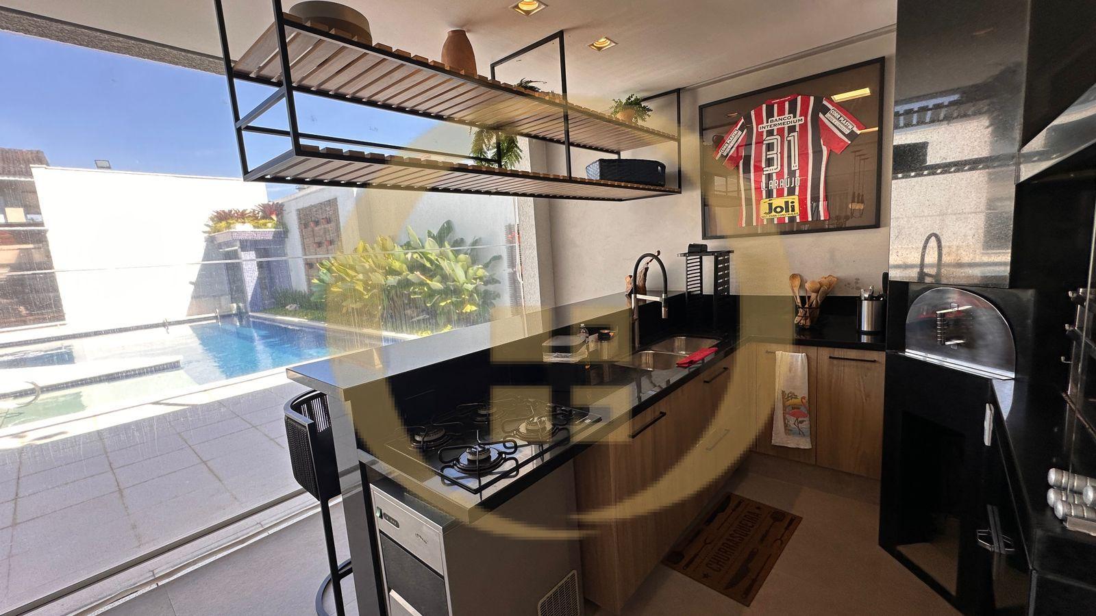 Casa-5-dormitorios-Jardim Acapulco