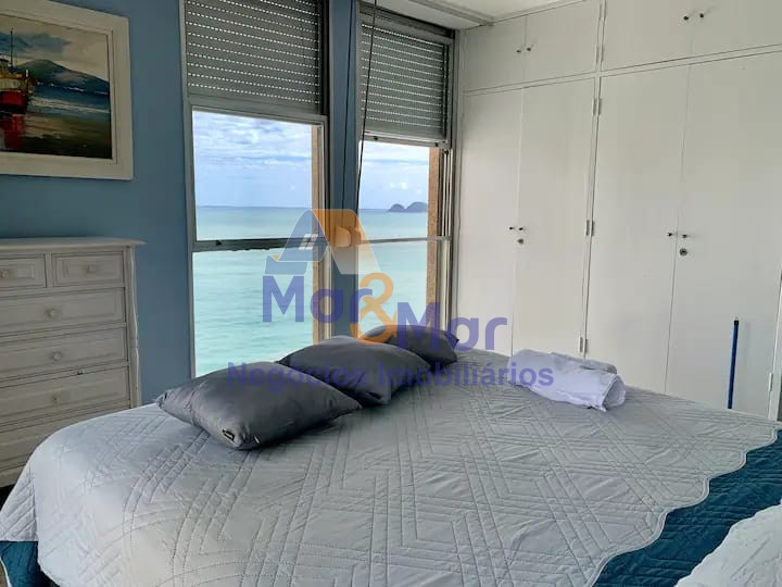 Apartamento Frente ao Mar nas Pitangueiras, Guarujá - SP