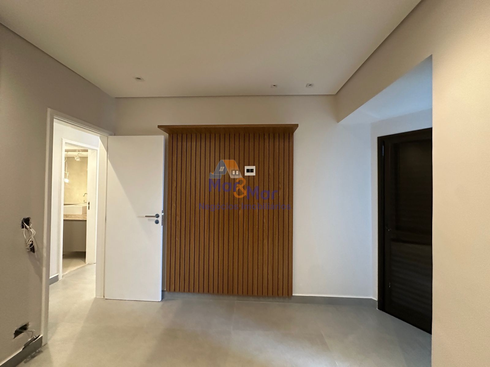 Apartamento na Praia da Enseada, Guarujá - SP