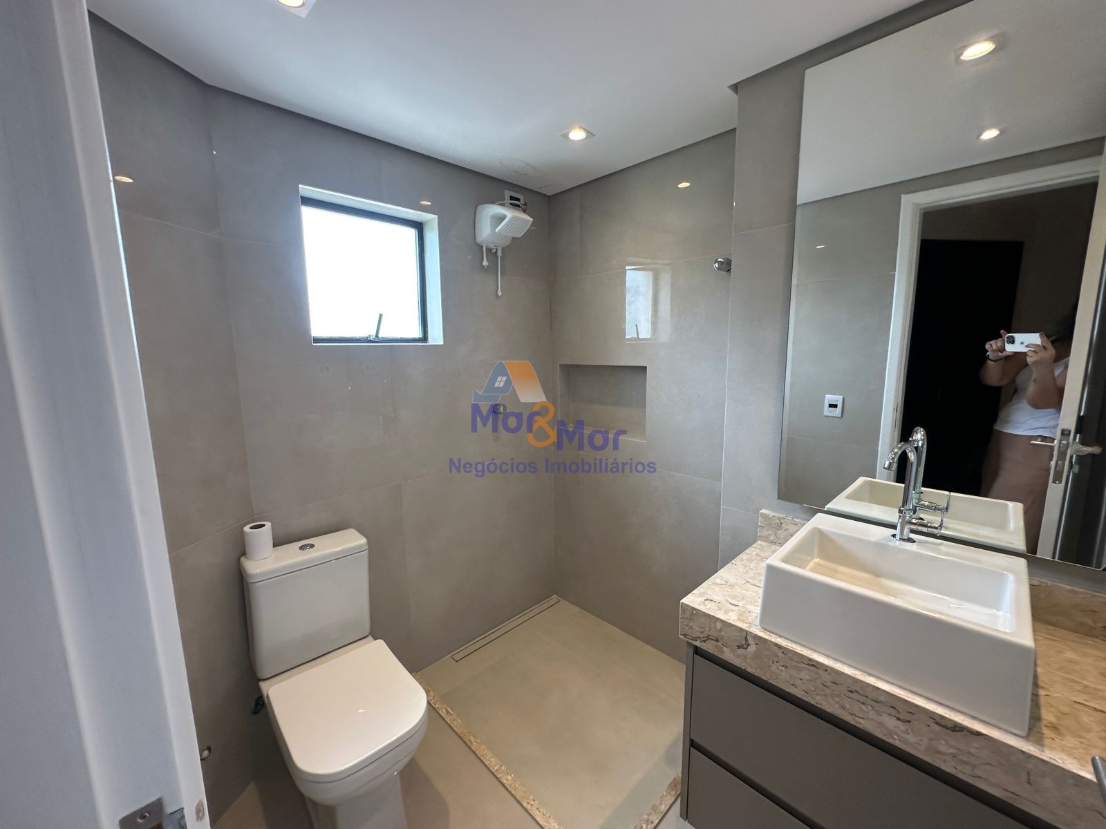 Apartamento na Praia da Enseada, Guarujá - SP
