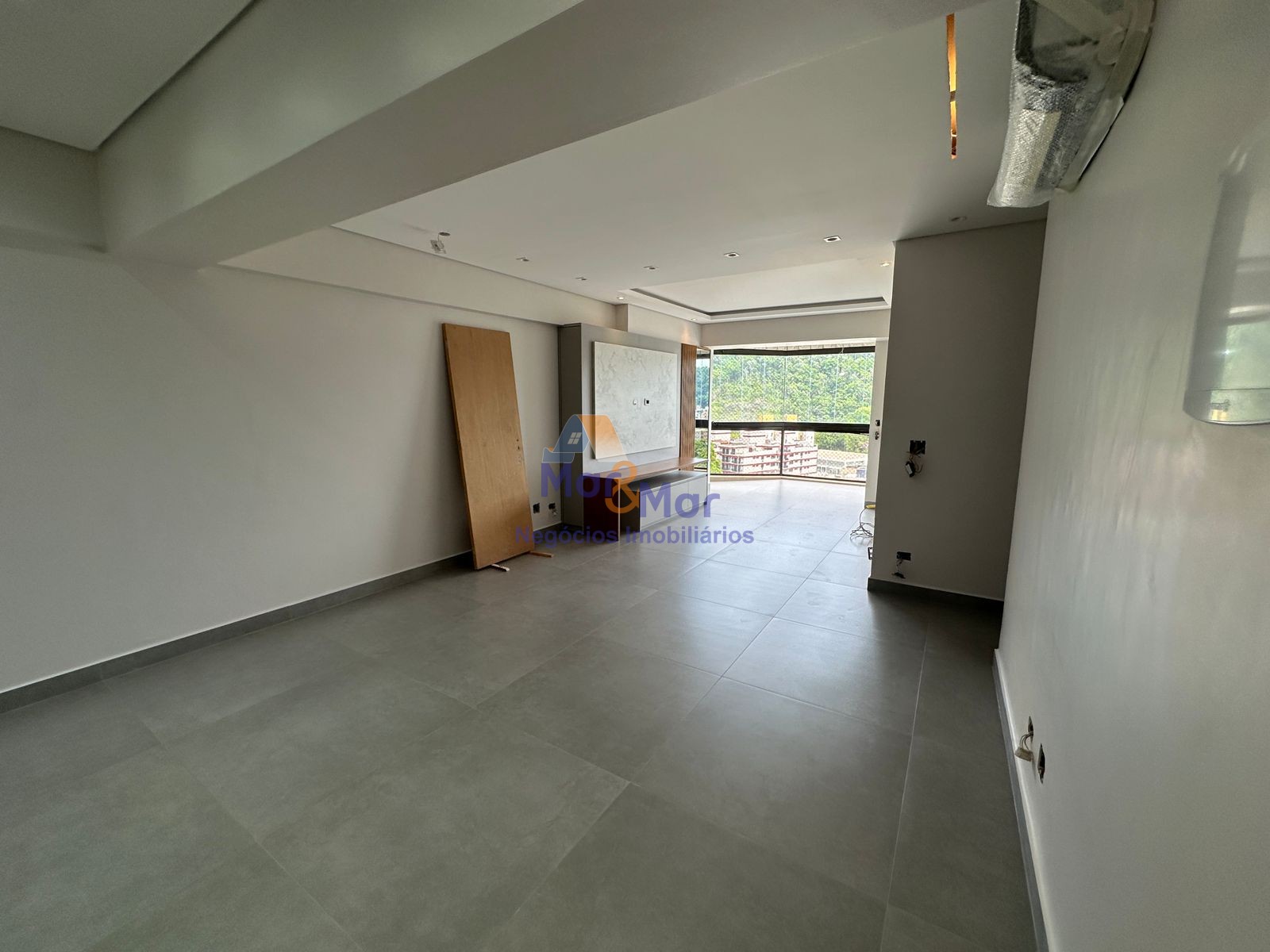 Apartamento na Praia da Enseada, Guarujá - SP