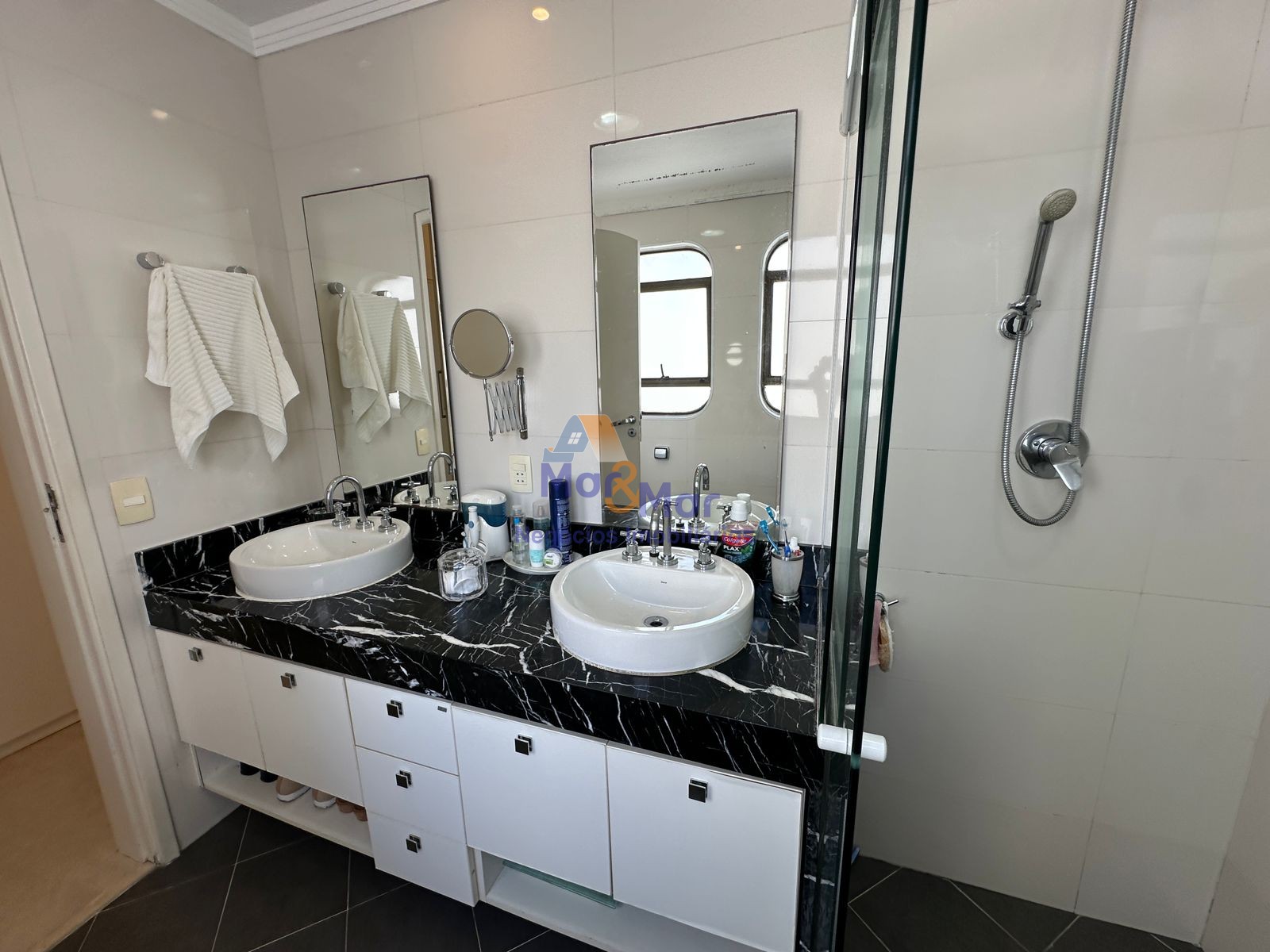 Apartamento Frente ao Mar, Praia Astúrias, Guarujá - SP