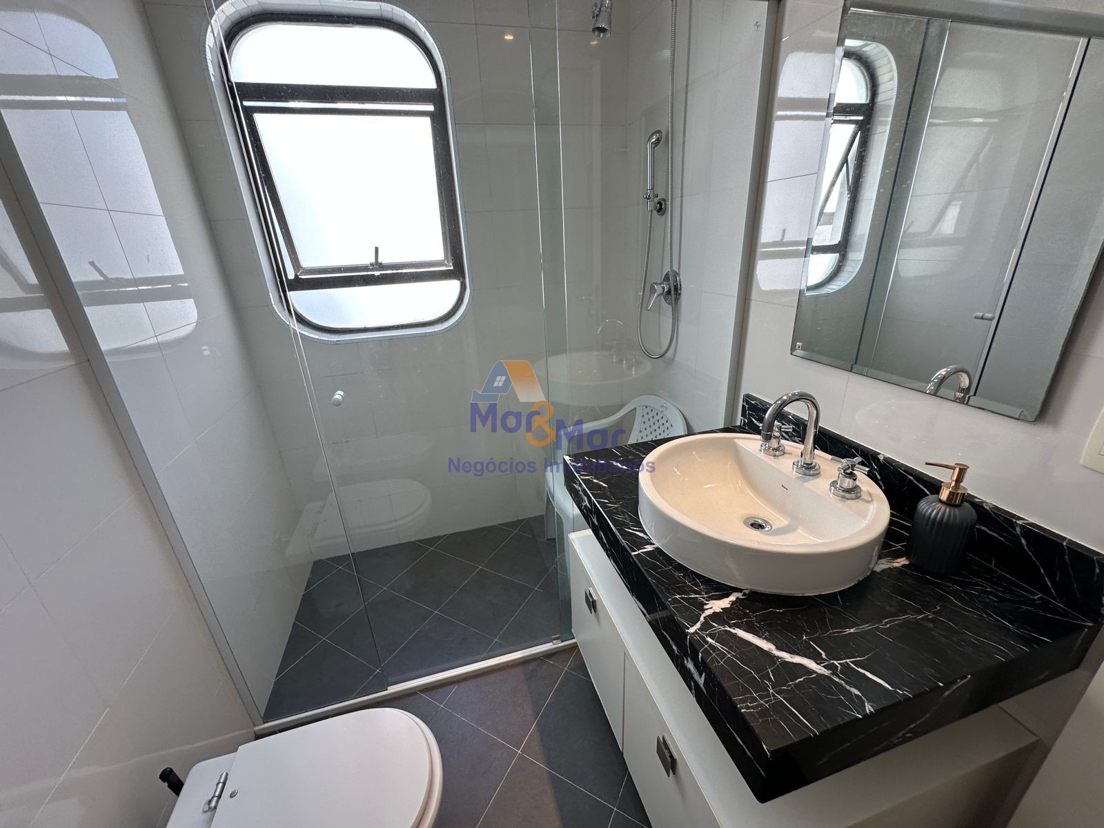 Apartamento Frente ao Mar, Praia Astúrias, Guarujá - SP