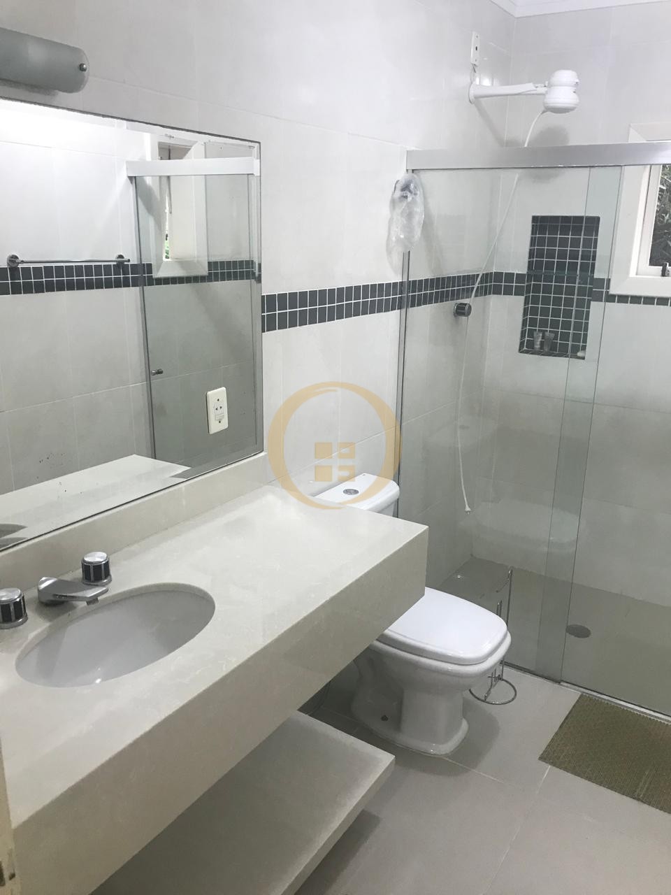 Apartamento-6-dormitorios-Guaiúba
