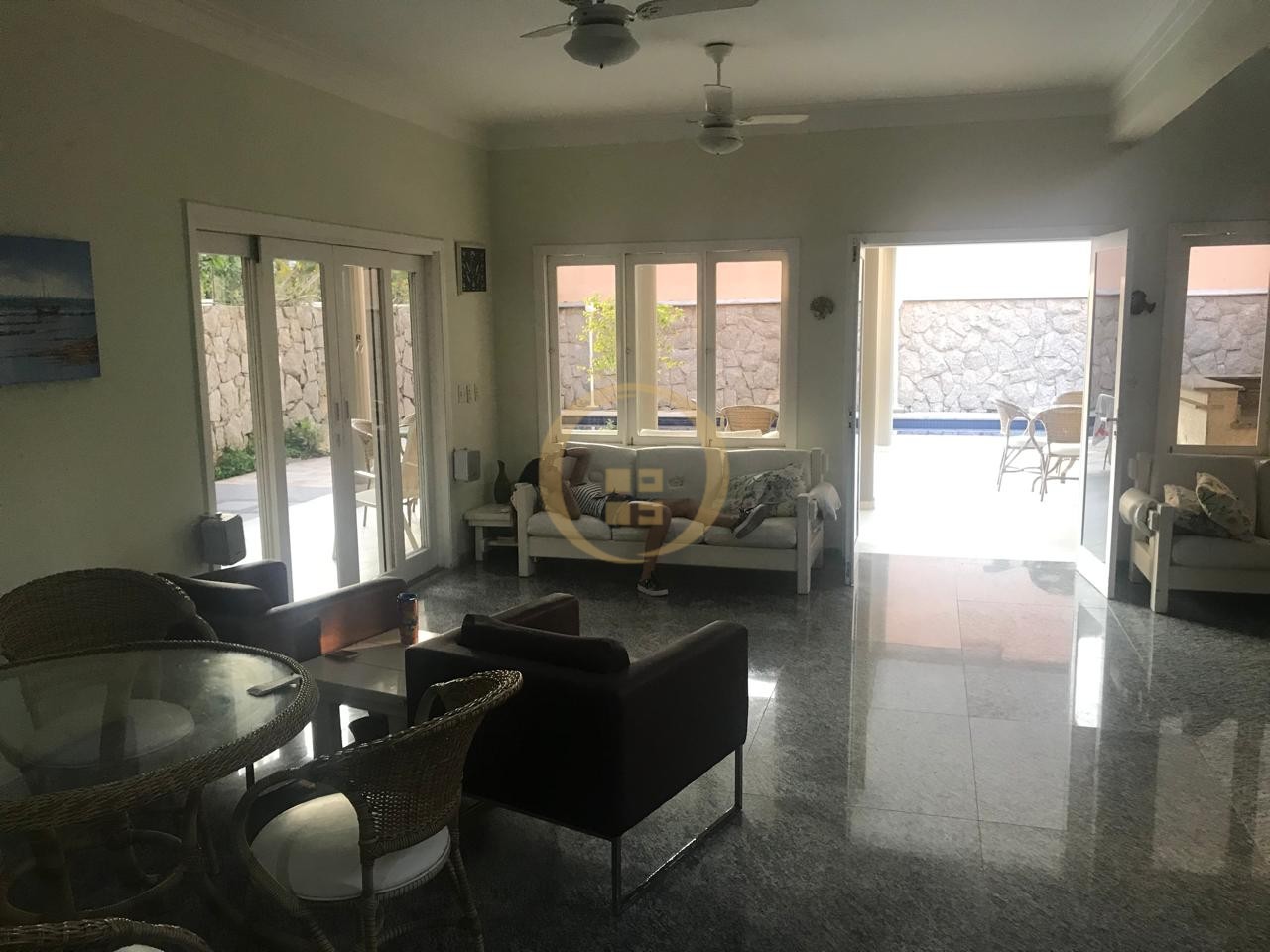 Apartamento-6-dormitorios-Guaiúba