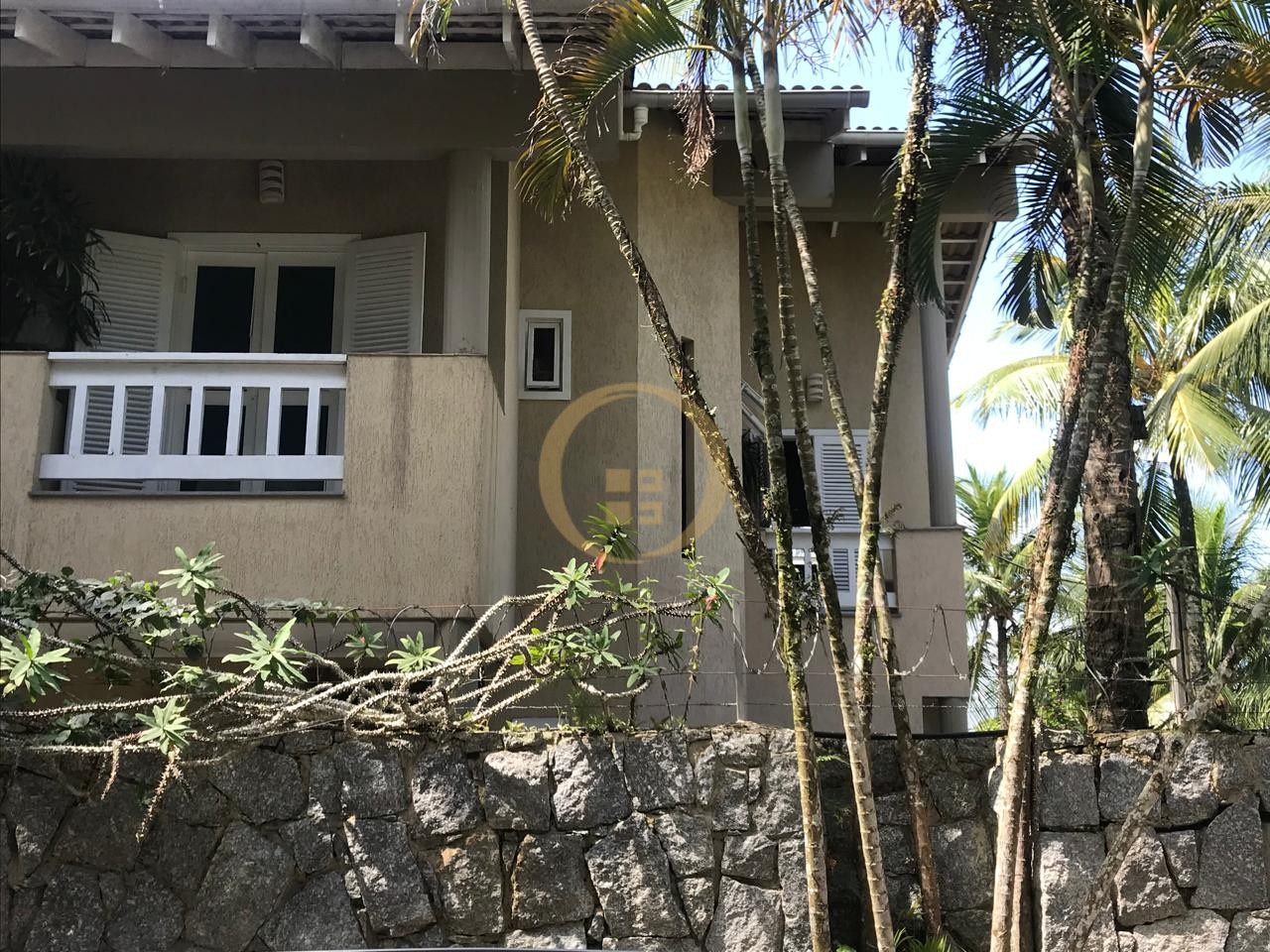 Apartamento-6-dormitorios-Guaiúba