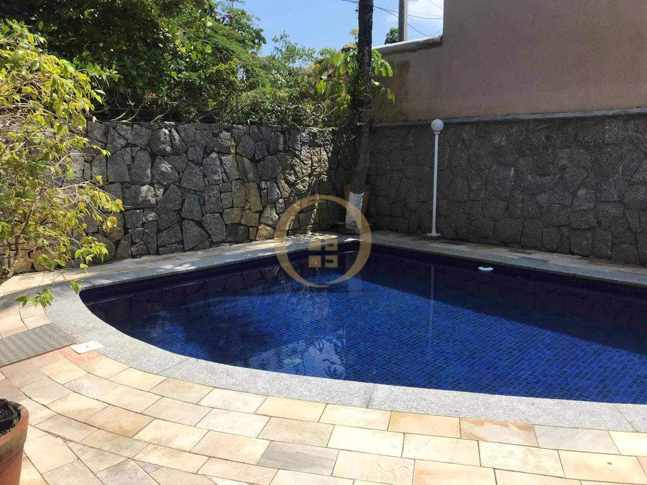 Apartamento-6-dormitorios-Guaiúba