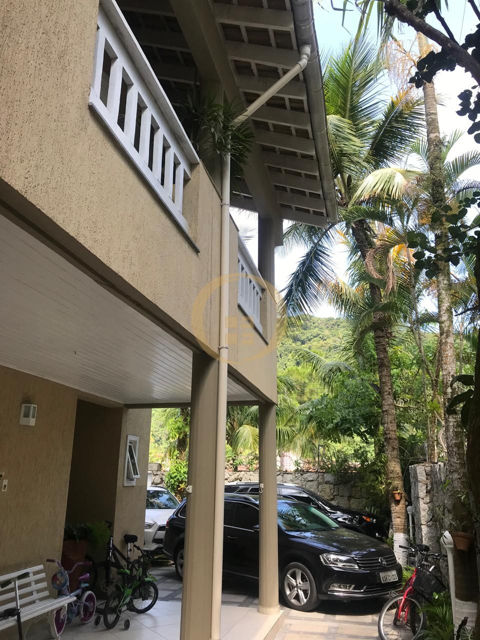 Apartamento-6-dormitorios-Guaiúba