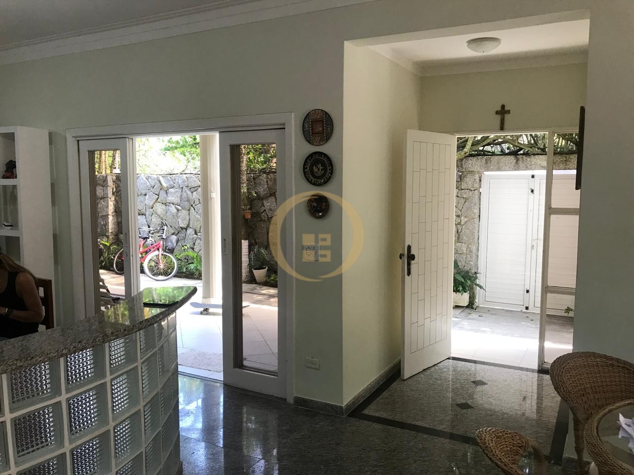 Apartamento-6-dormitorios-Guaiúba