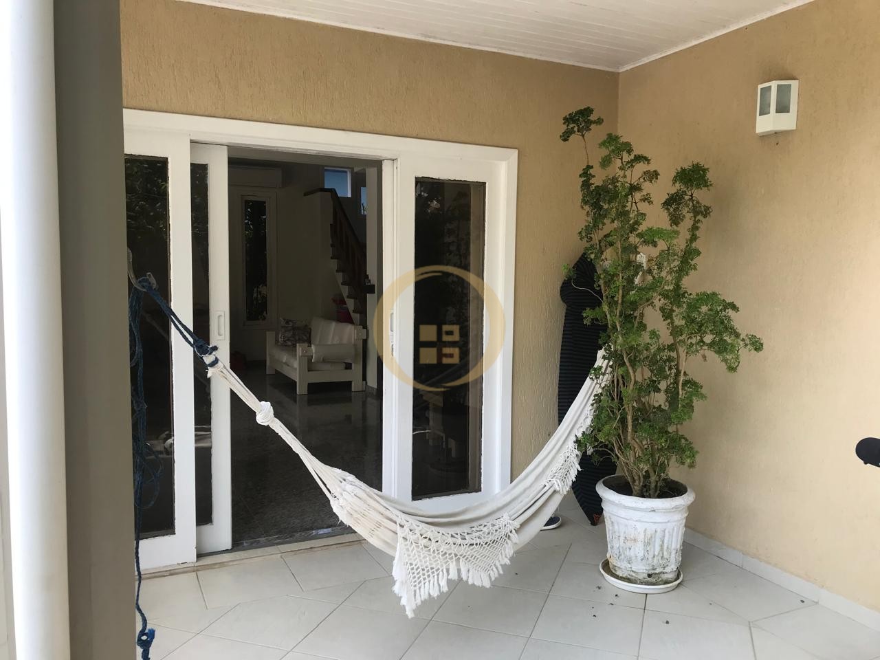Apartamento-6-dormitorios-Guaiúba