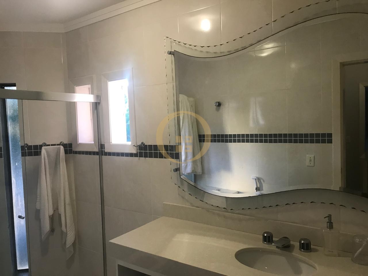 Apartamento-6-dormitorios-Guaiúba