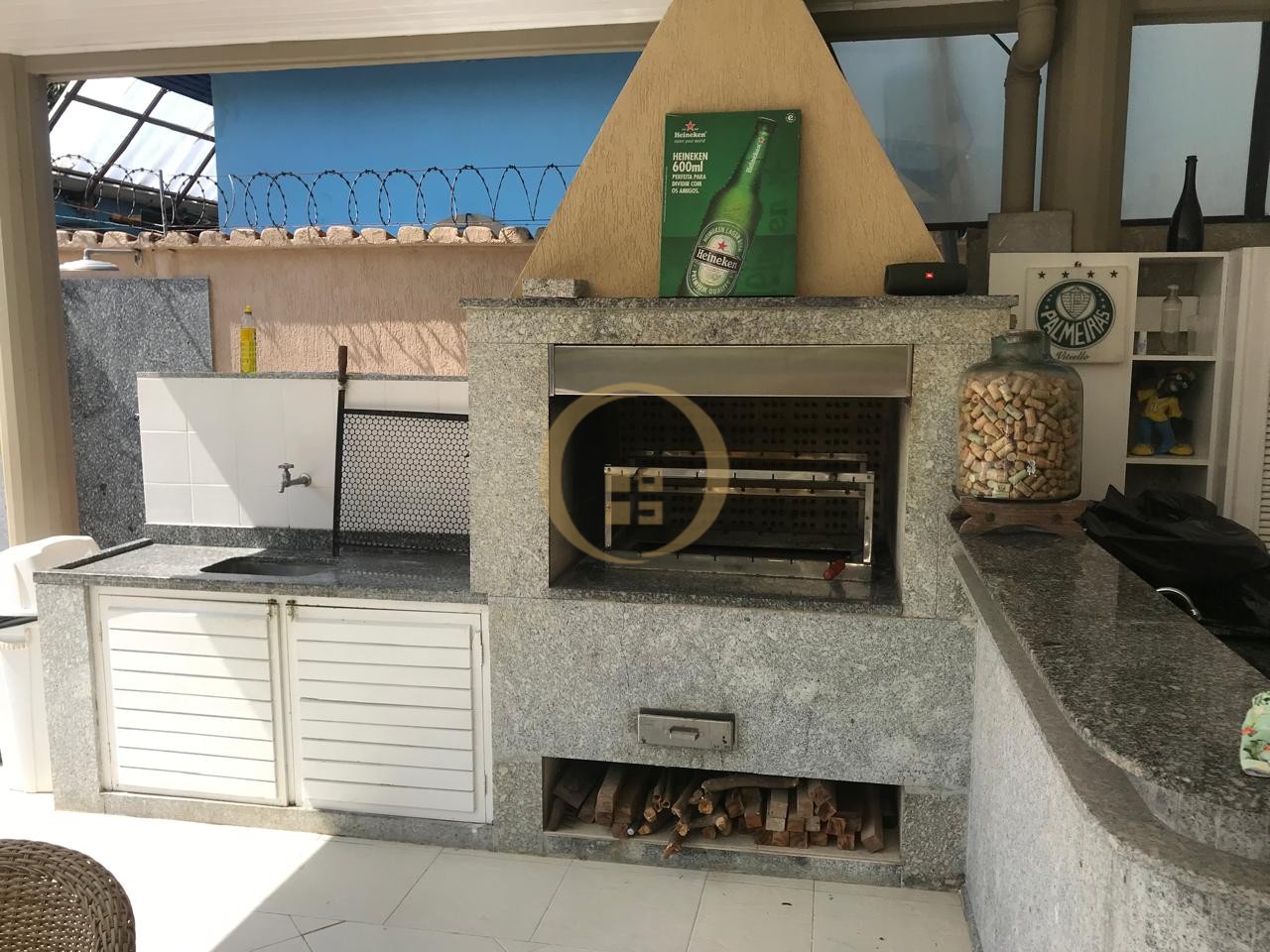 Apartamento-6-dormitorios-Guaiúba