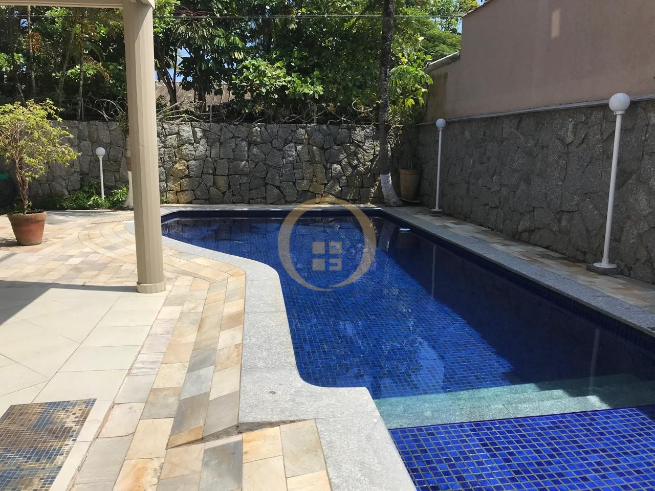 Apartamento-6-dormitorios-Guaiúba