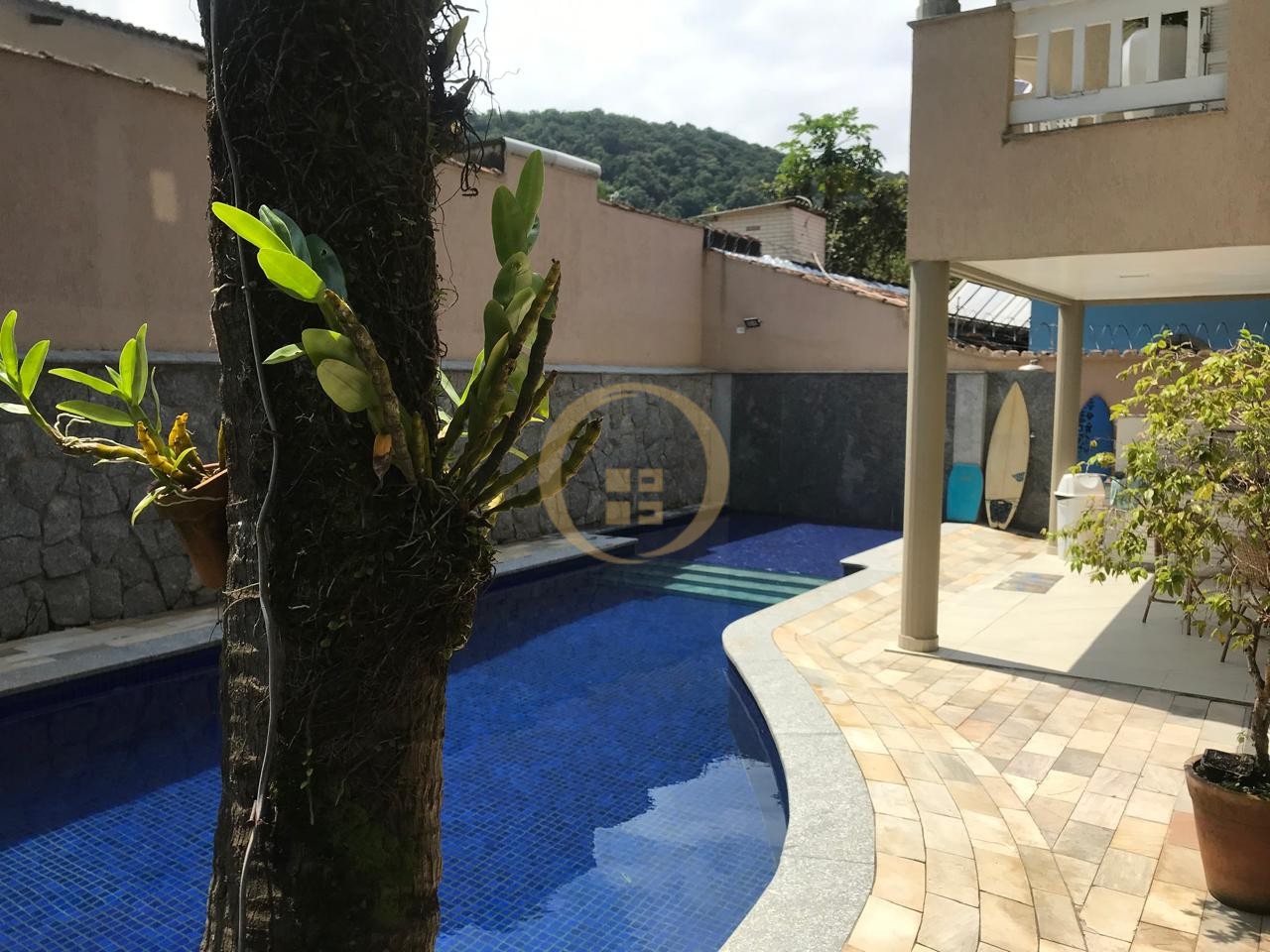 Apartamento-6-dormitorios-Guaiúba