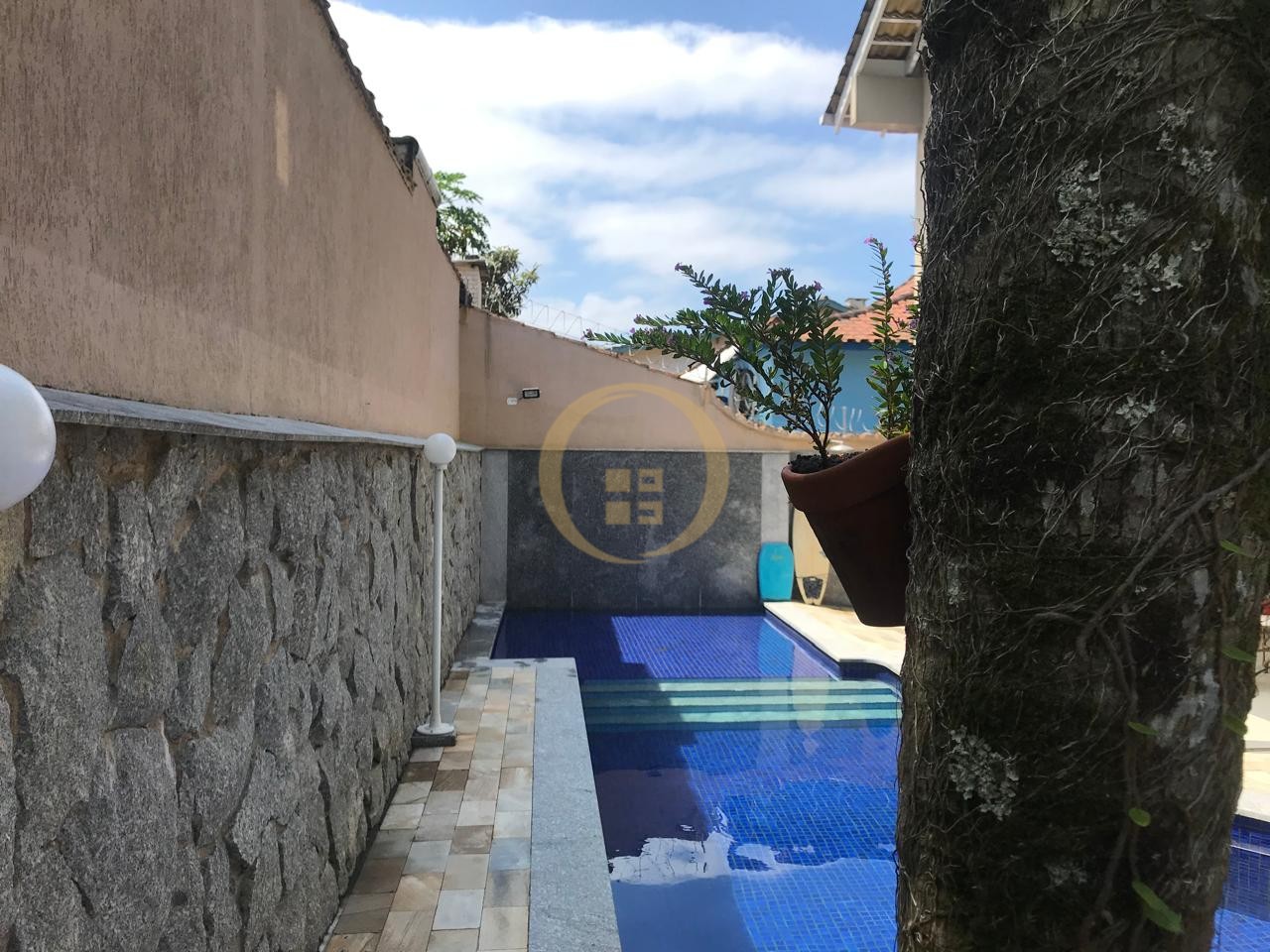 Apartamento-6-dormitorios-Guaiúba