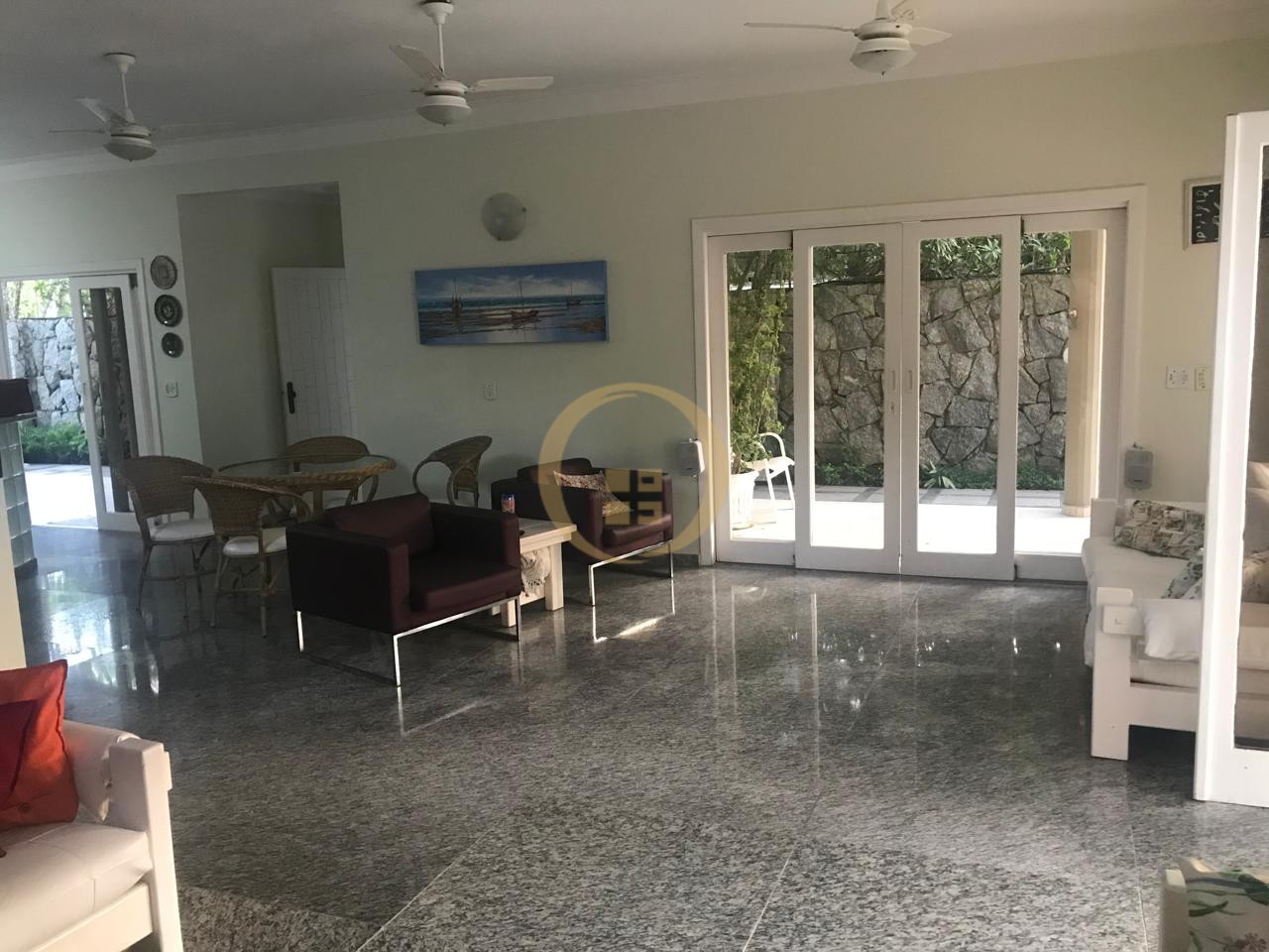 Apartamento-6-dormitorios-Guaiúba