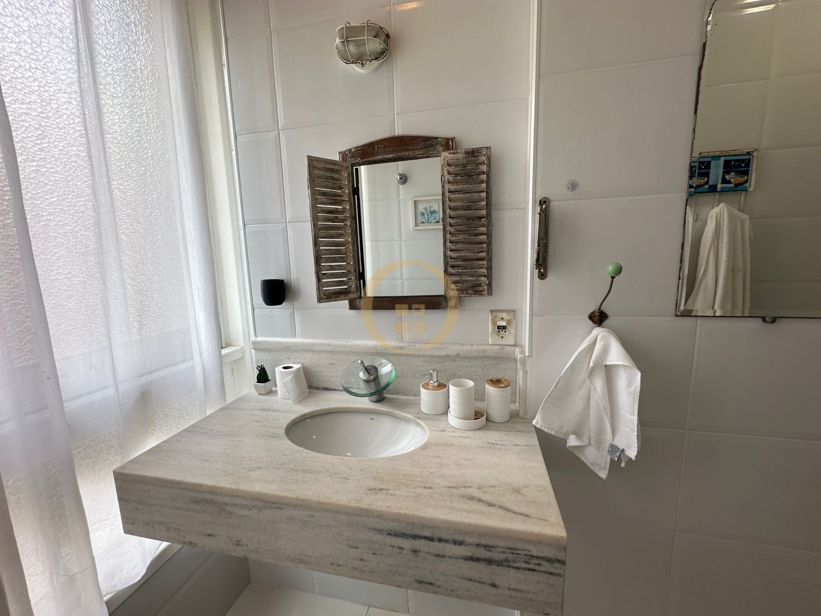 Apartamento Frente ao Mar nas Pitangueiras, Guarujá - SP