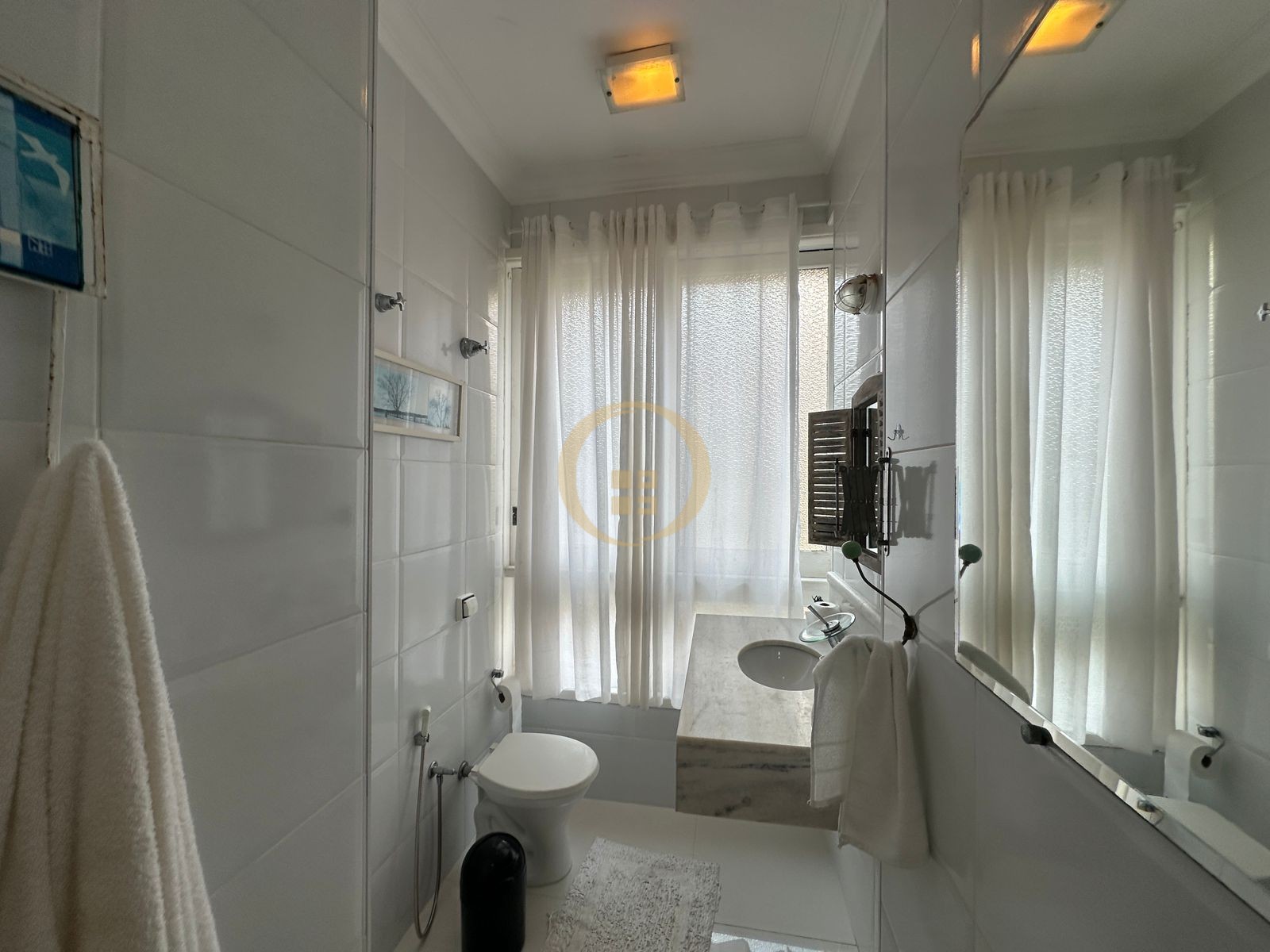 Apartamento Frente ao Mar nas Pitangueiras, Guarujá - SP