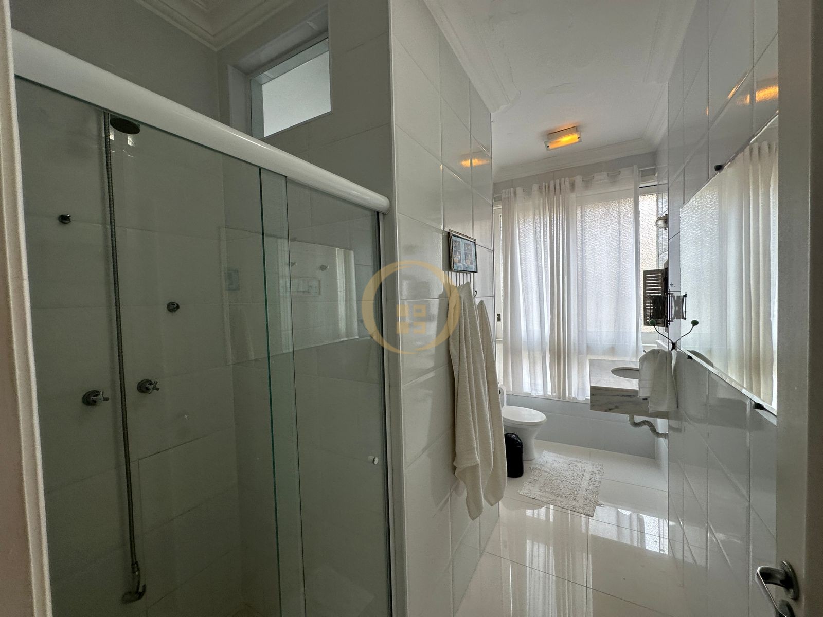 Apartamento Frente ao Mar nas Pitangueiras, Guarujá - SP