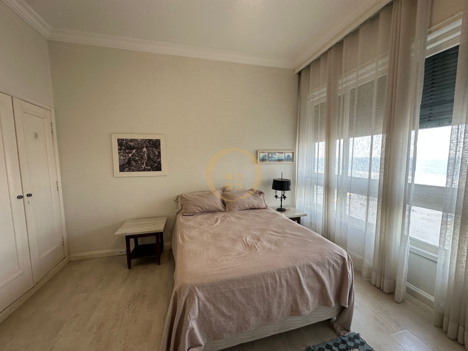 Apartamento Frente ao Mar nas Pitangueiras, Guarujá - SP