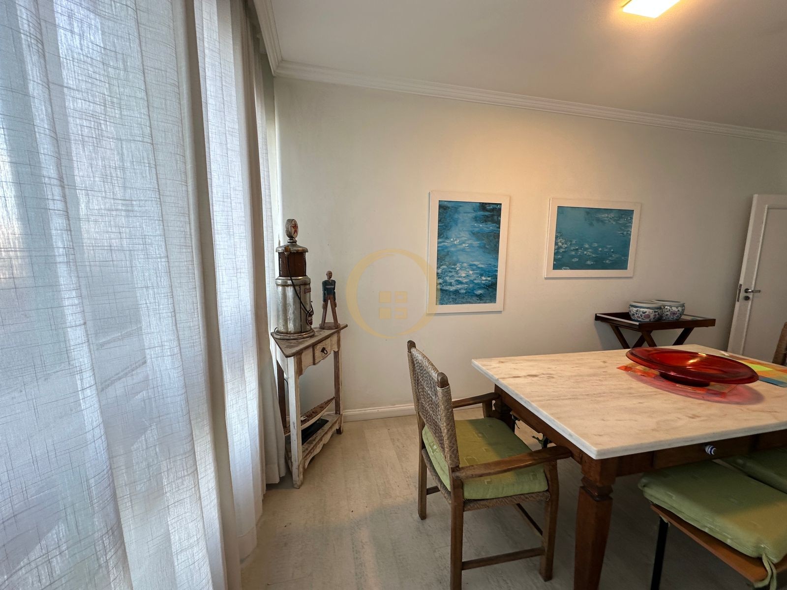 Apartamento Frente ao Mar nas Pitangueiras, Guarujá - SP