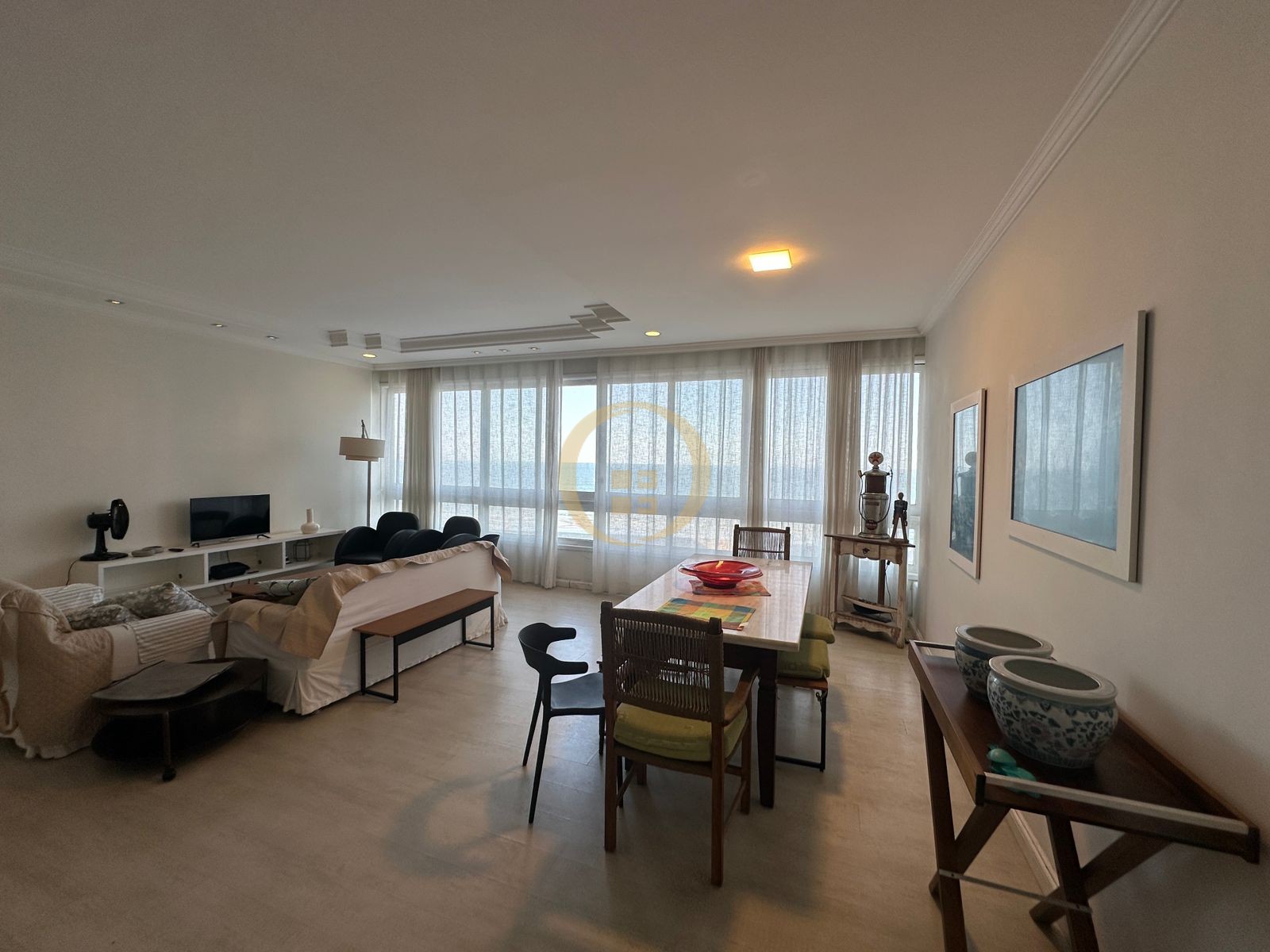 Apartamento Frente ao Mar nas Pitangueiras, Guarujá - SP