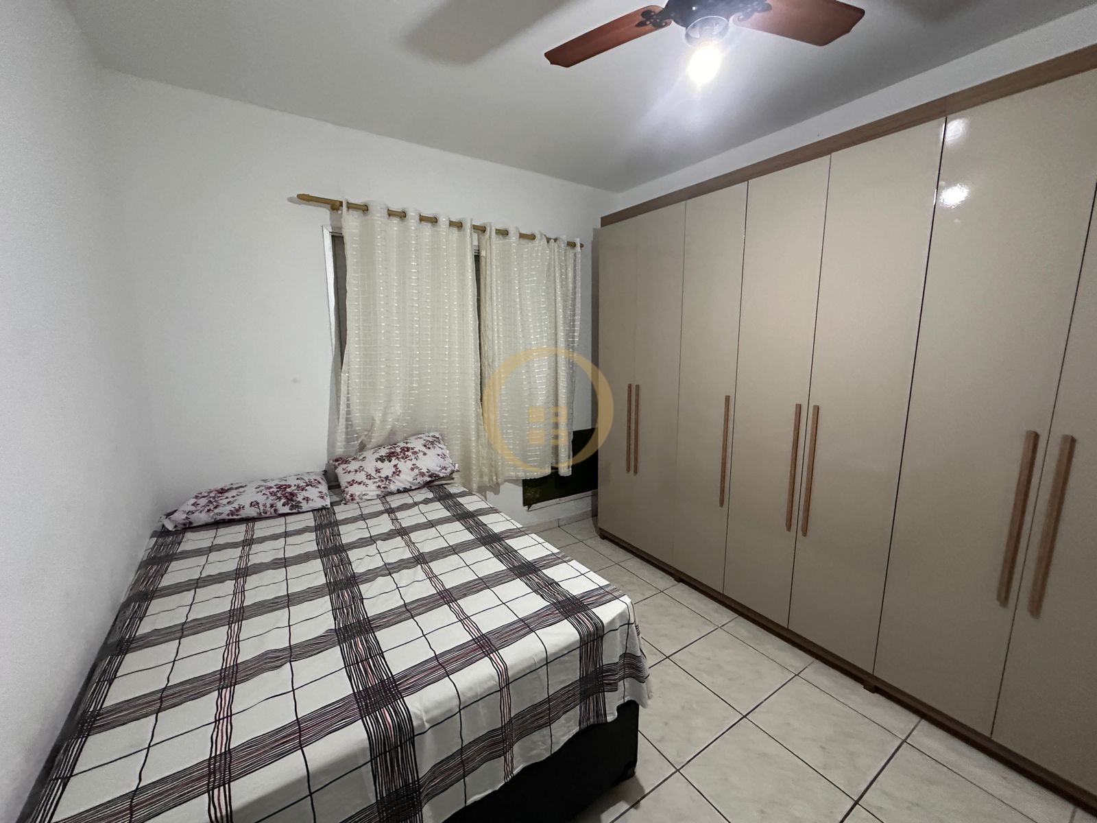 Apartamento na Praia da Enseada, Guarujá - SP