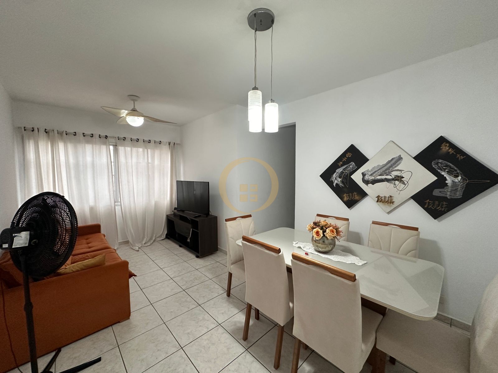 Apartamento na Praia da Enseada, Guarujá - SP