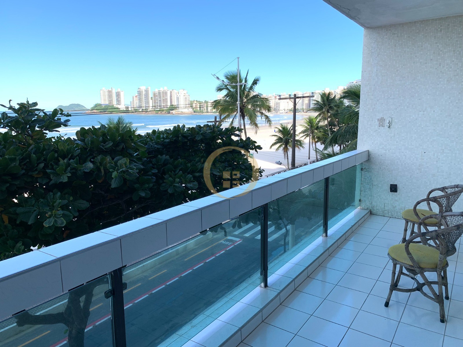 Apartamento Frente ao Mar nas Pitangueiras, Guarujá - SP