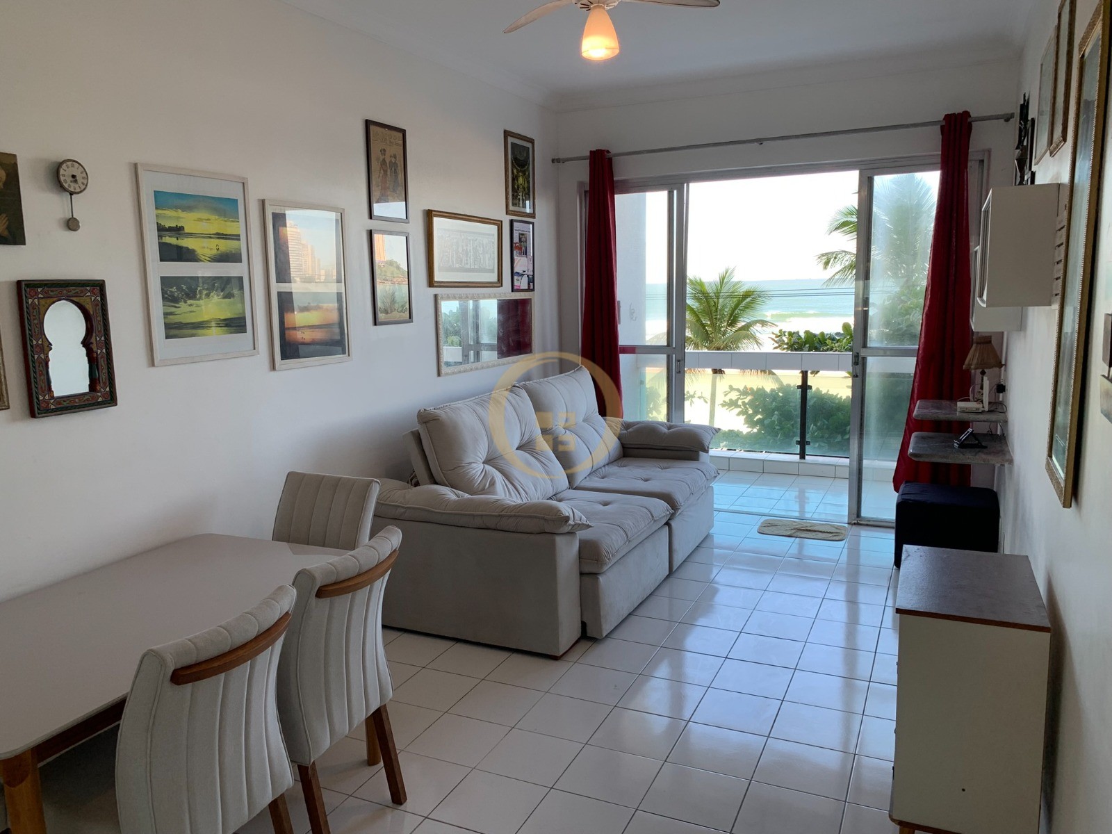 Apartamento Frente ao Mar nas Pitangueiras, Guarujá - SP
