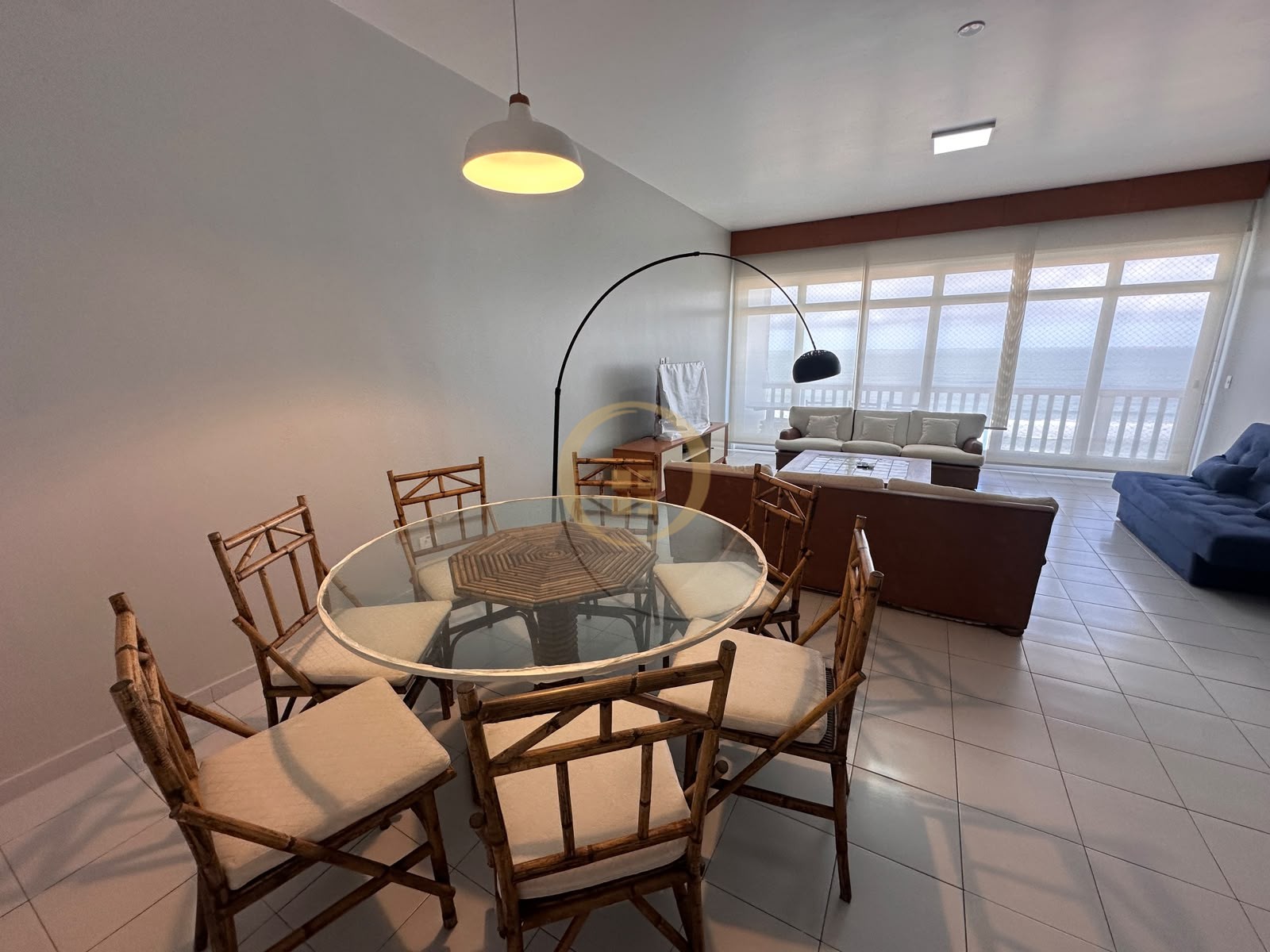 Apartamento Frente ao Mar nas Pitangueiras, Guarujá - SP