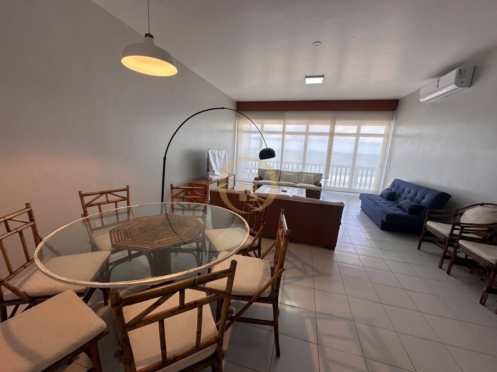 Apartamento Frente ao Mar nas Pitangueiras, Guarujá - SP
