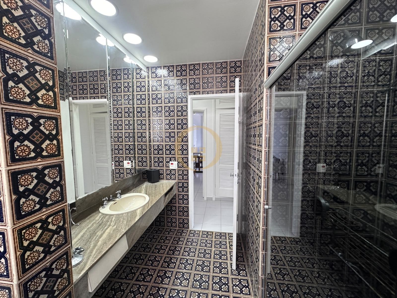 Apartamento Frente ao Mar nas Pitangueiras, Guarujá - SP