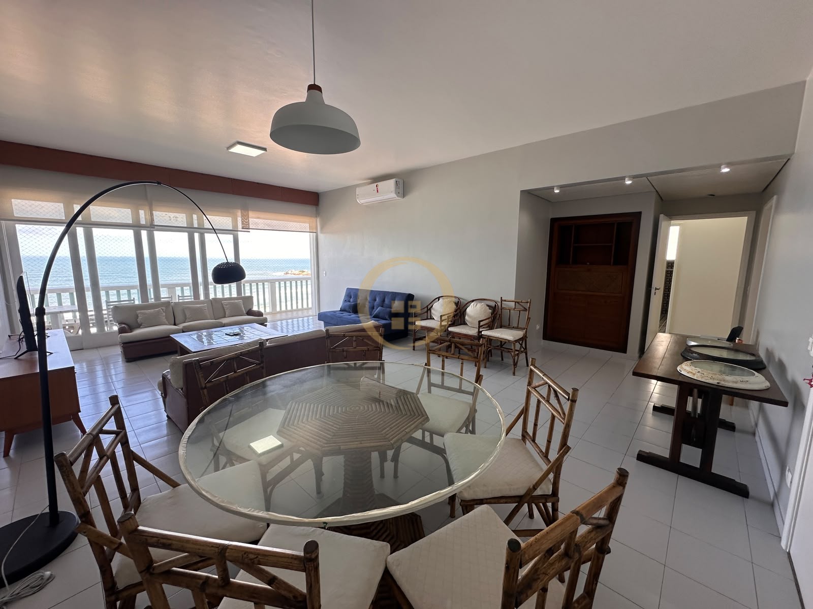 Apartamento Frente ao Mar nas Pitangueiras, Guarujá - SP