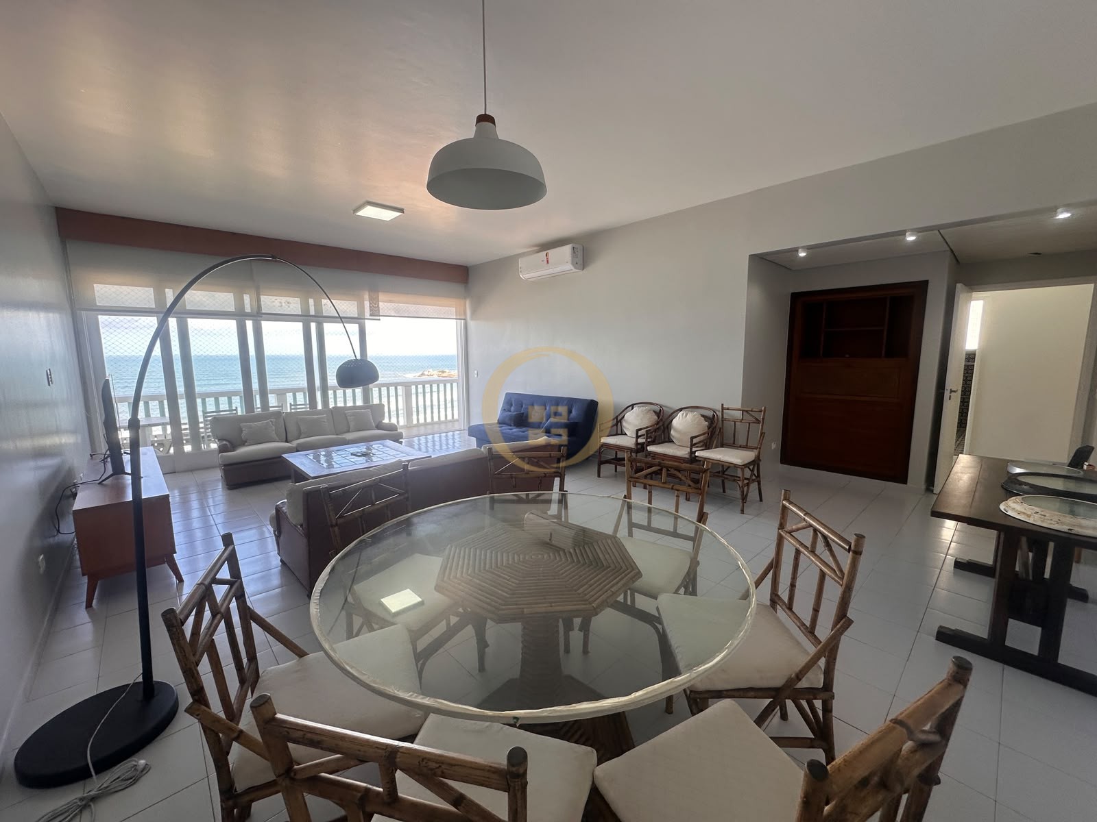Apartamento Frente ao Mar nas Pitangueiras, Guarujá - SP