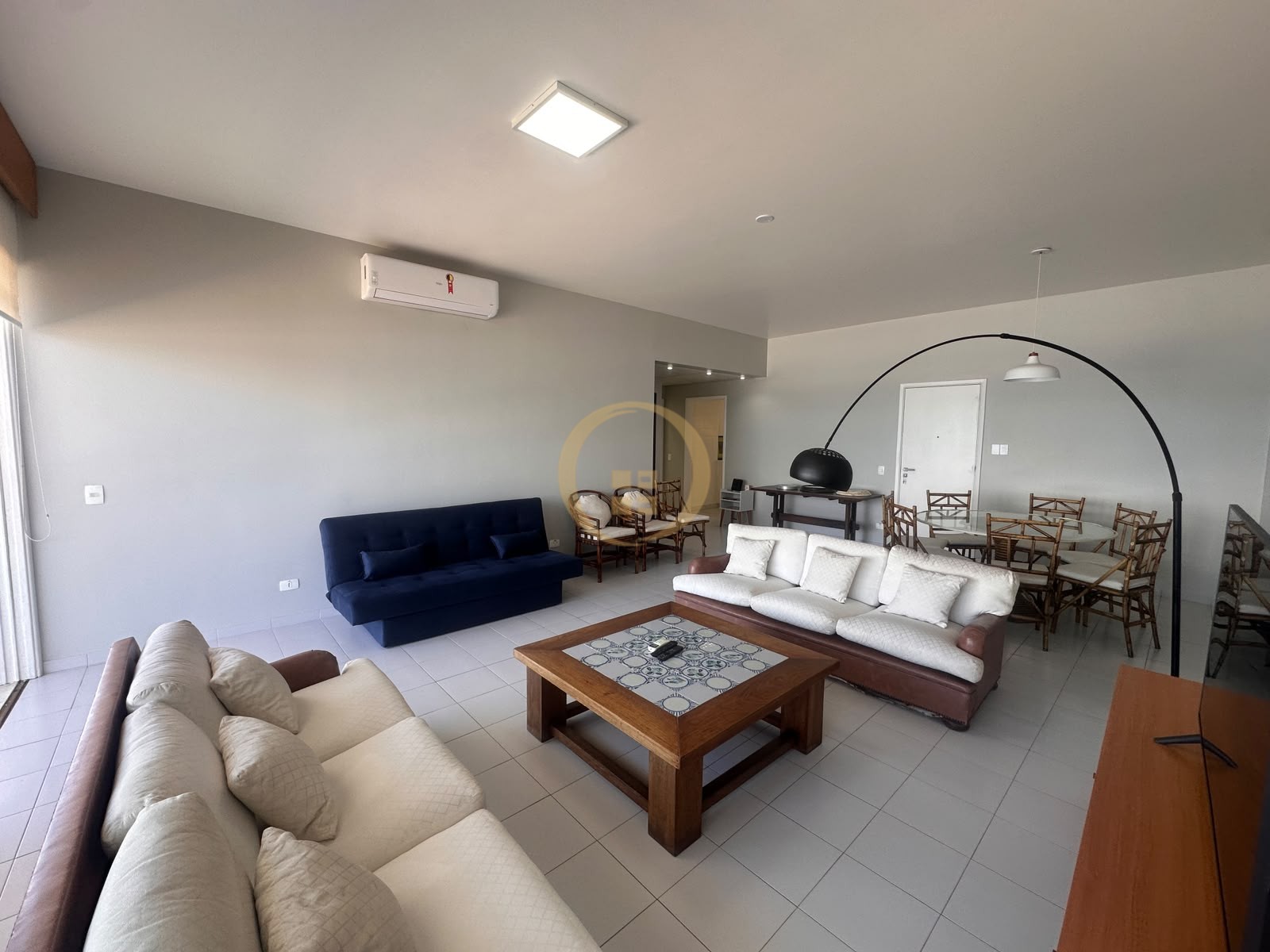Apartamento Frente ao Mar nas Pitangueiras, Guarujá - SP