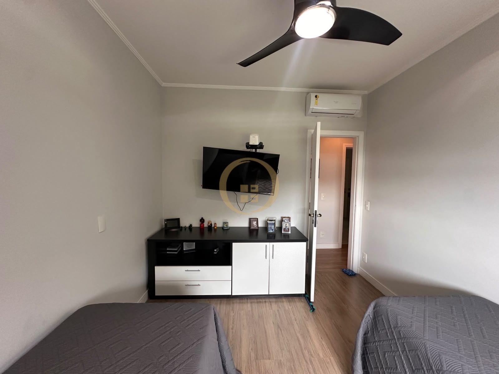 Apartamento-4-dormitorios-Pitangueiras