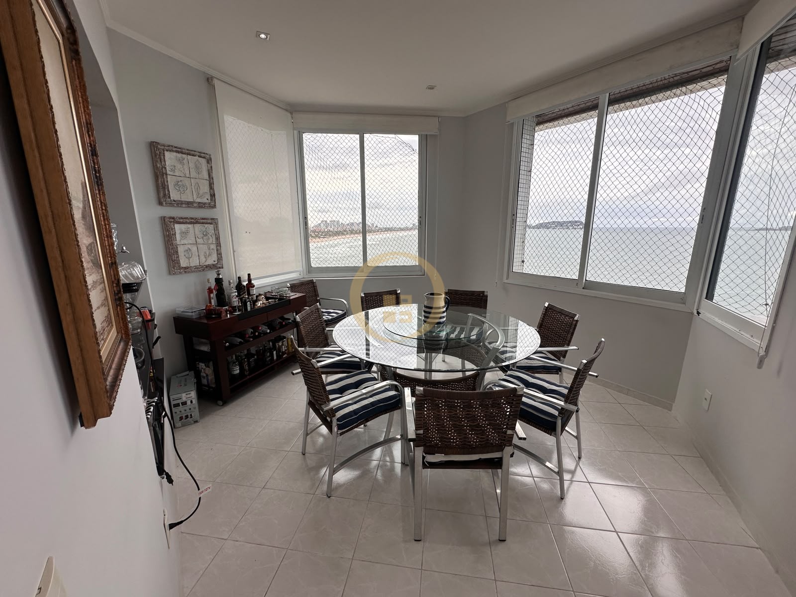 Apartamento-4-dormitorios-Pitangueiras