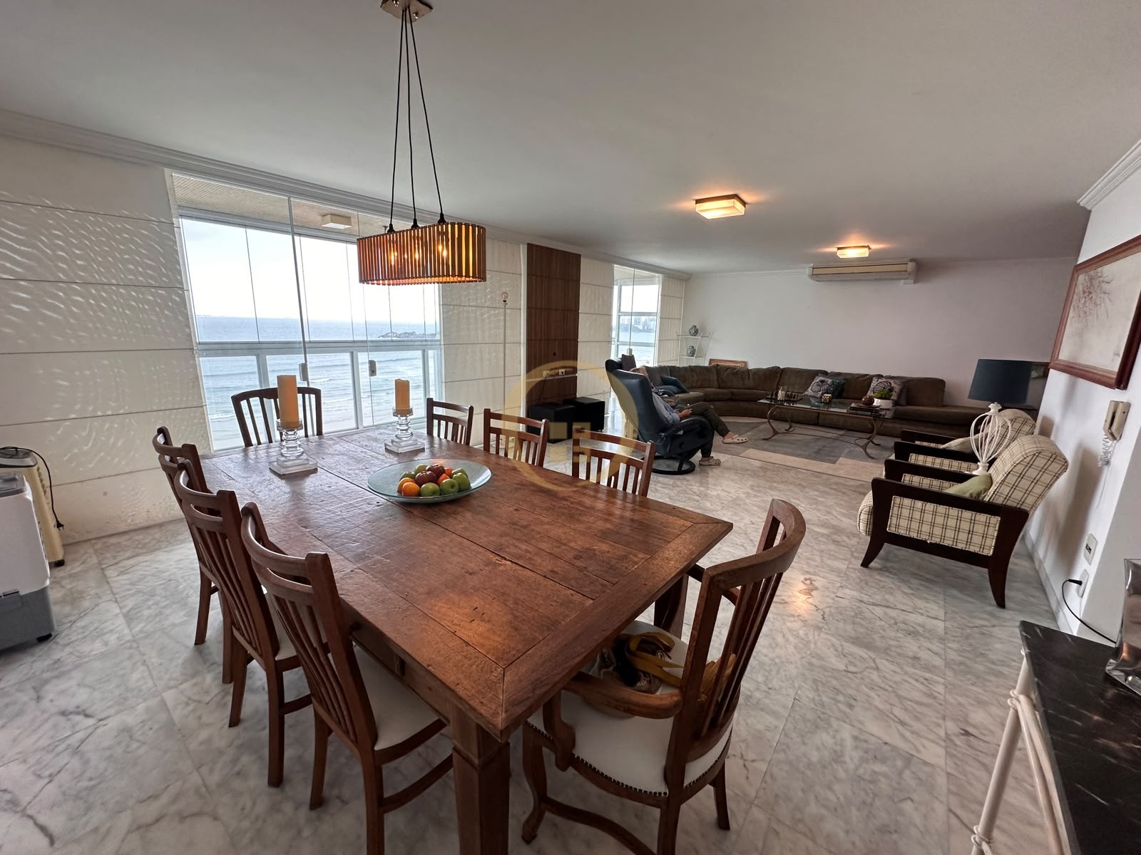 Apartamento-4-dormitorios-Pitangueiras