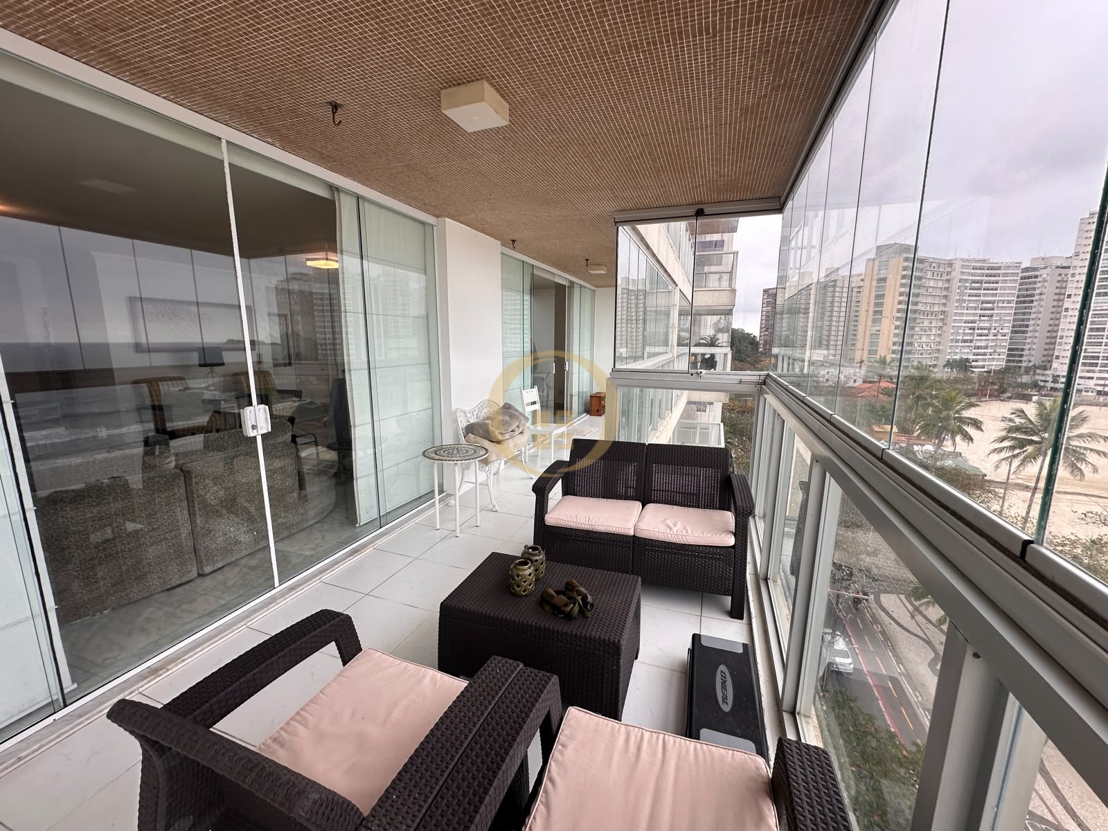 Apartamento-4-dormitorios-Pitangueiras