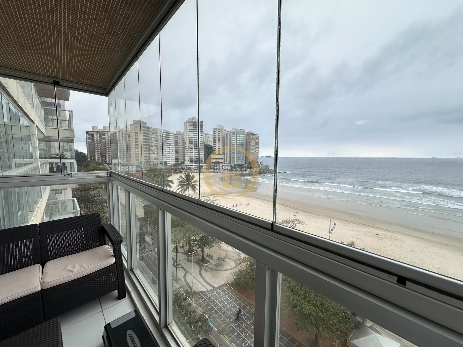 Apartamento-4-dormitorios-Pitangueiras